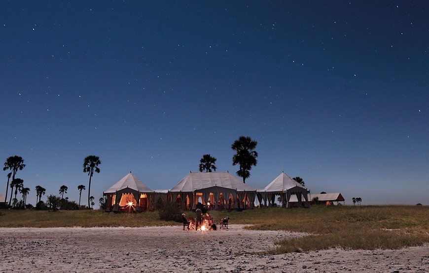 San Camp - Family-Run Salt Flats Camp In Botswana