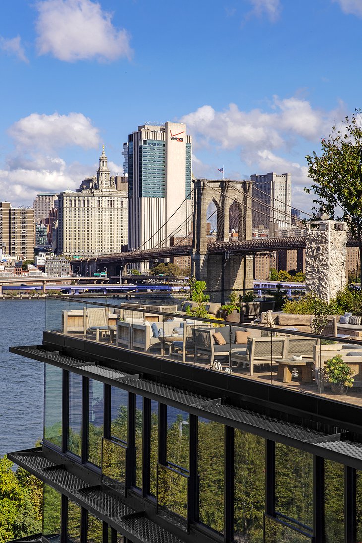 1 Hotel Brooklyn Bridge Building with view of Manhattan