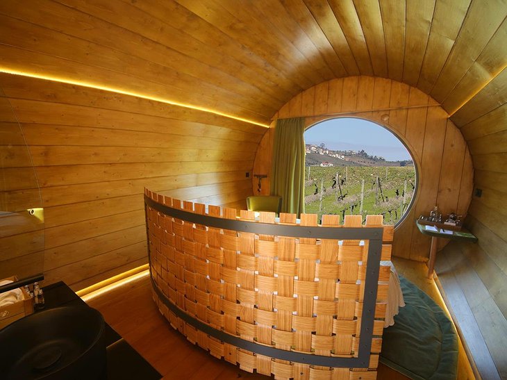 The Wine House Hotel - Wine Barrel Room Vineyard View
