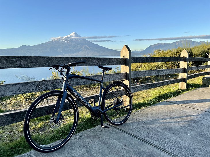 Cycling around Lake Llanquihue