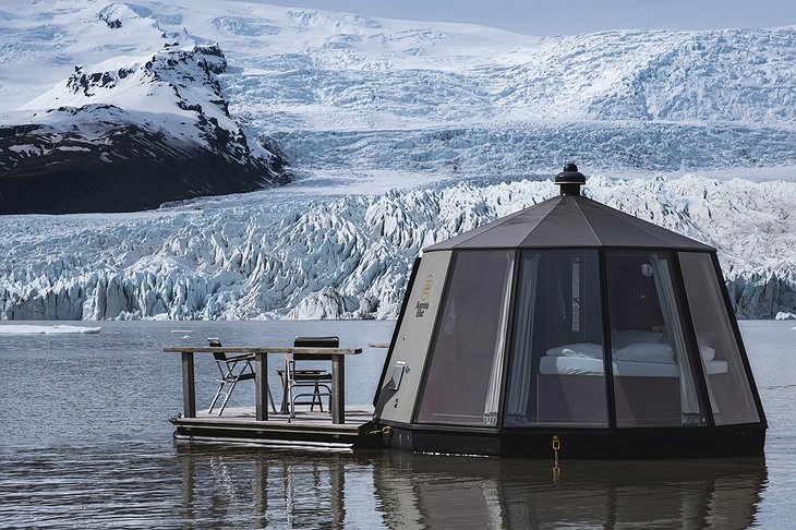 AuroraHut Houseboat