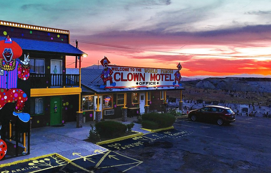 The Clown Motel - USA's Most Terrifying Accommodation