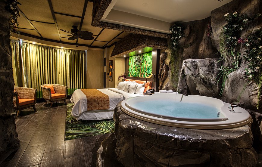 Fantasyland Hotel - Where Dreams Are In Rare Agreement With Reality