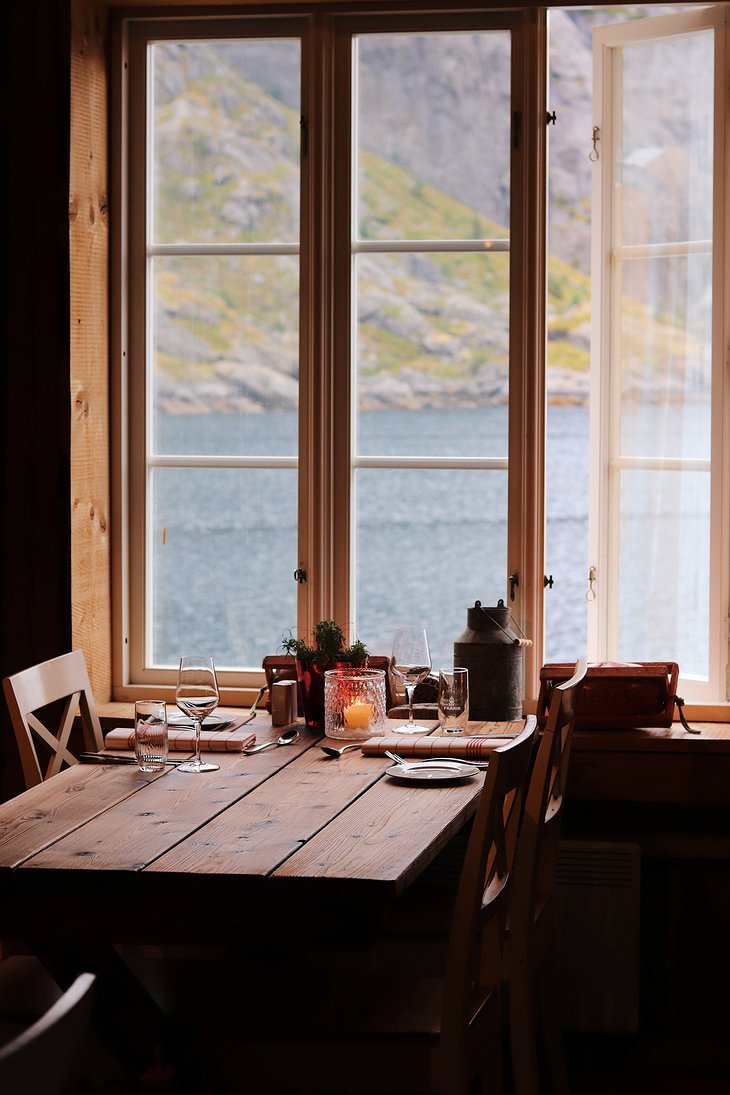 Nusfjord Arctic Resort Restaurant Karoline Dining Corner with Sea View