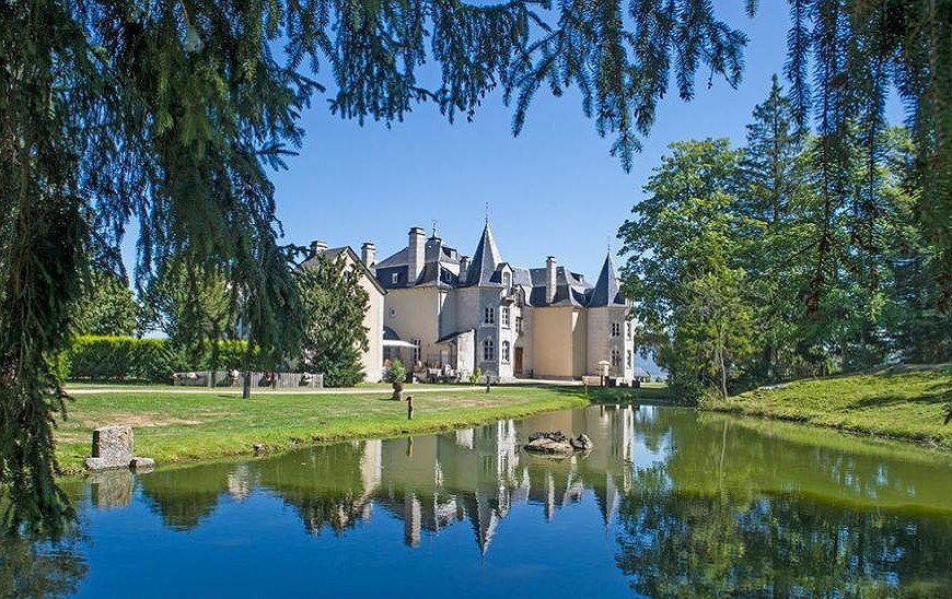 Le Château D'orfeuillette - Charming Modern Art Chateau