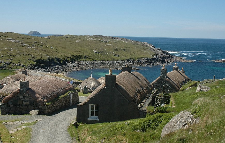 Gearrannan Blackhouse Village - Traditional Scottish Blackhouses Restored For Visitors