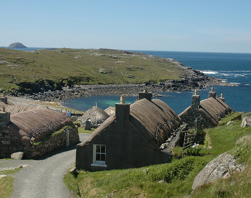 Gearrannan Blackhouse Village - Traditional Scottish Blackhouses Restored For Visitors