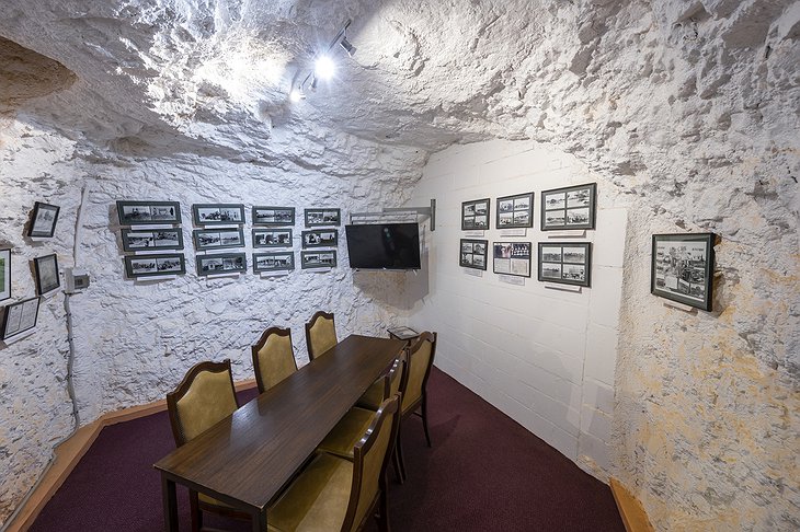 White Cliffs Underground Motel Photo Exhibition