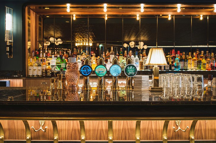 Hotel Rival Watson's Bar Beer Taps