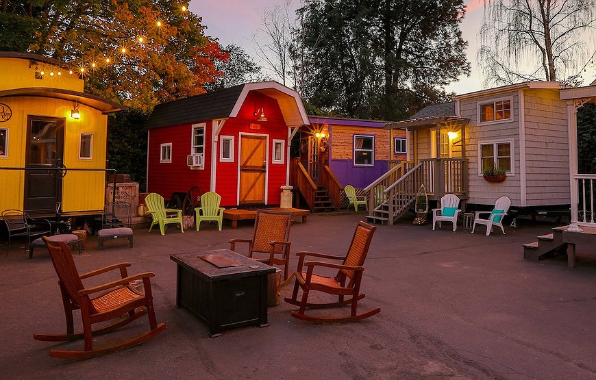 Tiny Digs - Tiny House Hotel