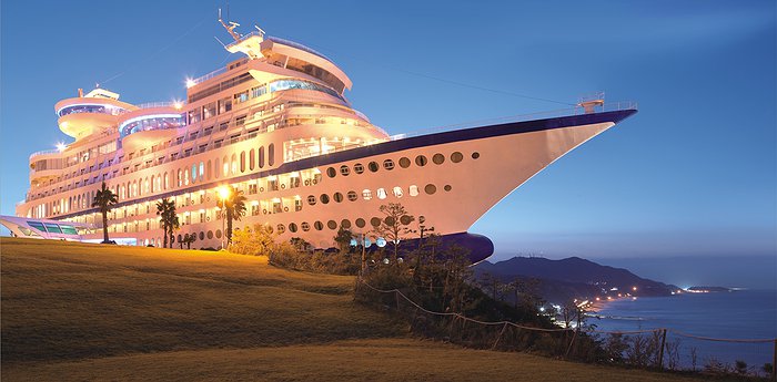 cruise ship hotel on land