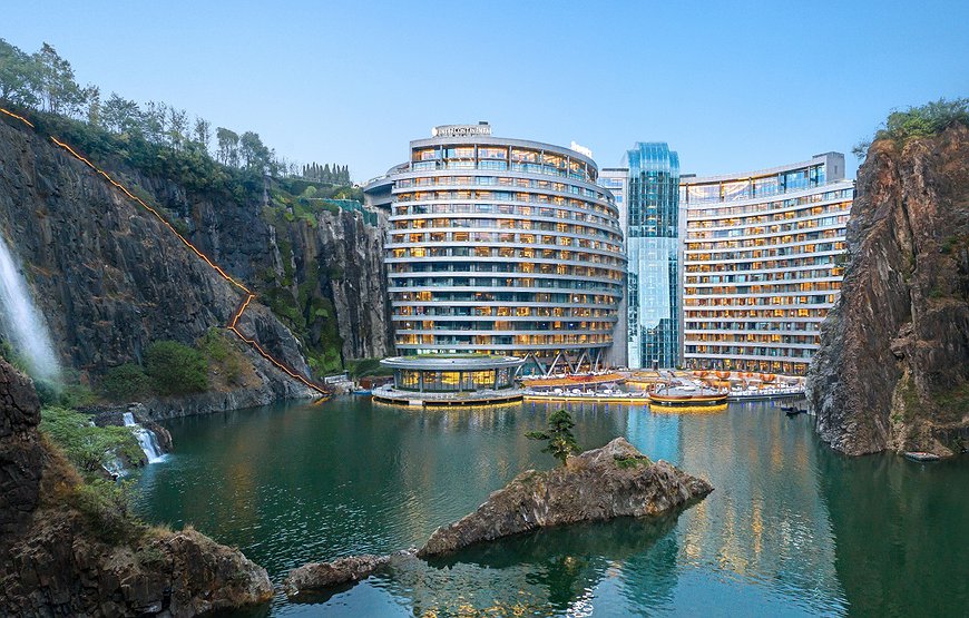 InterContinental Shanghai Wonderland - Hotel In A Water-Filled Quarry With Underwater Rooms