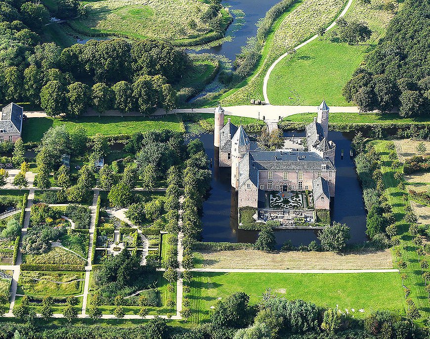 Stayokay Domburg – Hostel In A 13th-Century Medieval Castle