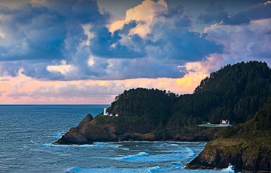 Heceta Lighthouse Bed & Breakfast - 7 Course Breakfast At The North West Pacific Ocean