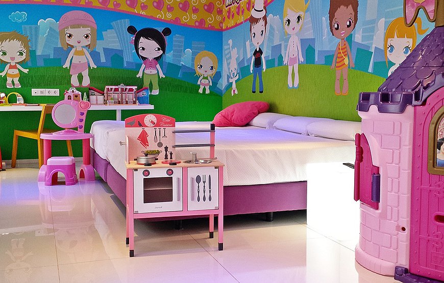 Hotel Del Juguete - The Toy Hotel In Spain