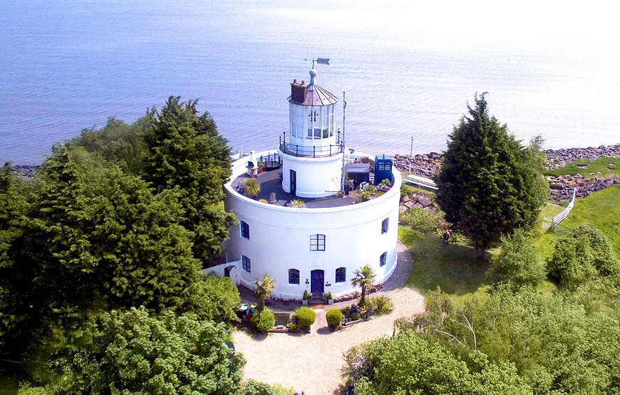 West Usk Lighthouse - Mutant Robots And Time Machines In A Historical Sea Tower At The River Usk