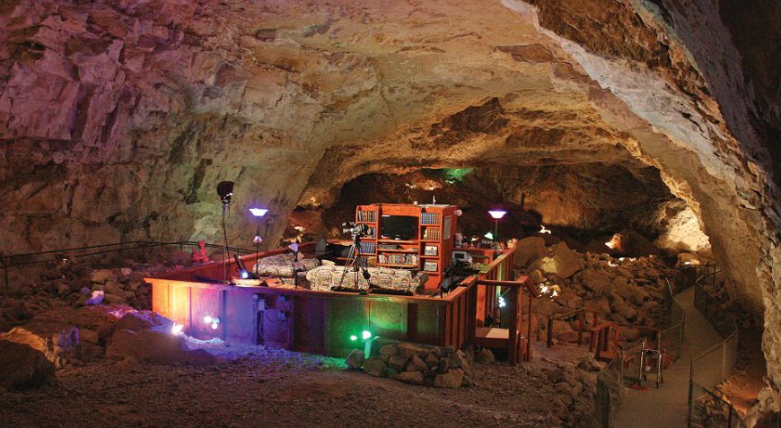 Grand Canyon Caverns Hotel - Deepest, Darkest, Oldest Room In The World