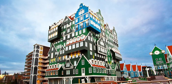 Grote waanidee Kaarsen Zeeziekte Inntel Hotels Amsterdam Zaandam - Colorful Copy-Paste Houses Stacked Up
