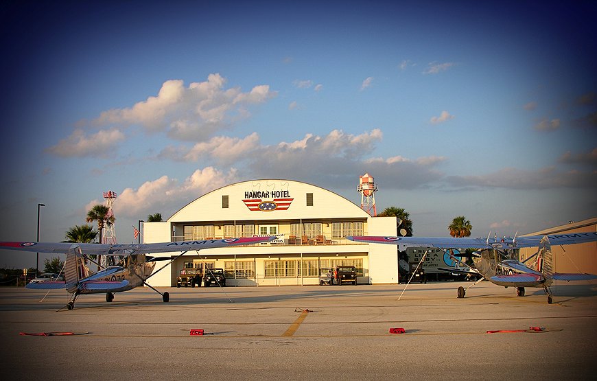 Hangar Hotel Texas - WWII Hangar Transformed Into A Hotel For Aviation Fans