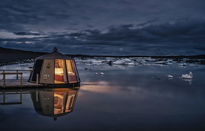 AuroraHut - Floating Hotel in the Fjallsarlon Glacier Lagoon