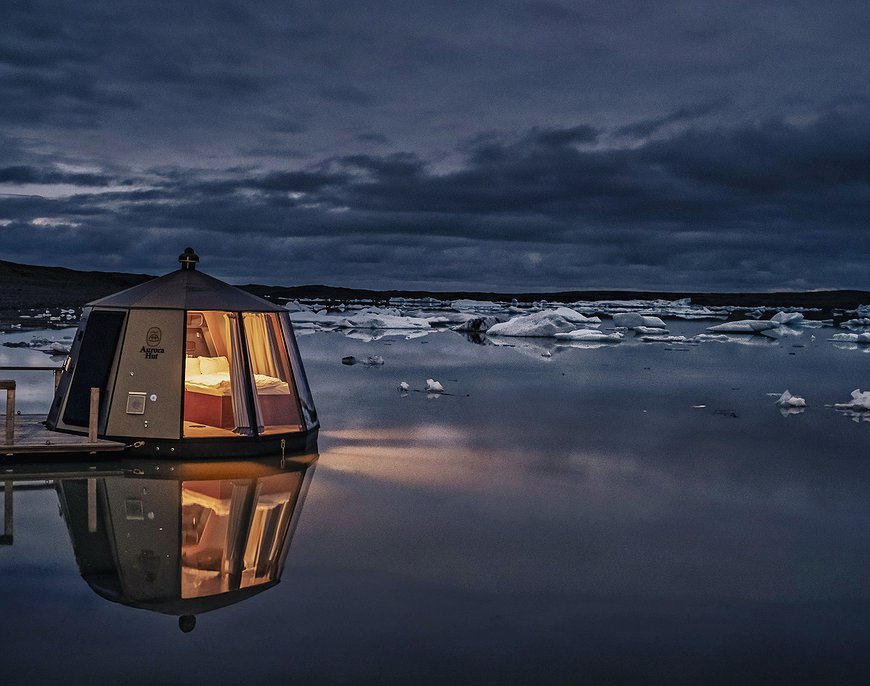 AuroraHut - Floating Hotel in the Fjallsarlon Glacier Lagoon