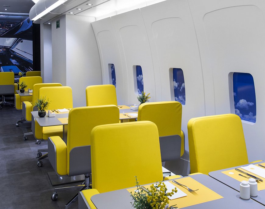 Hotel Vueling BCN - A Place For Aviation Fans