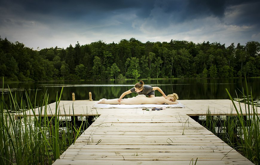 Glendoria - Dreamy Retro Hotel And Glamping Site In Rural Poland