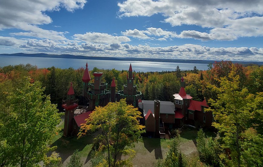 Auberge du Château Bahia - A Fairytale Castle In Quebec