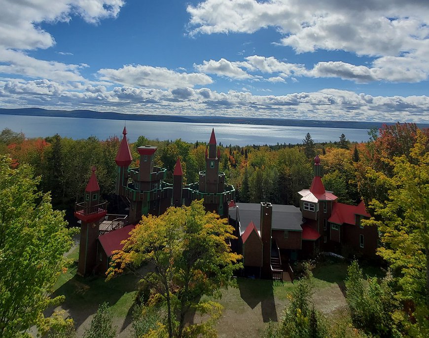 Auberge du Château Bahia - A Fairytale Castle In Quebec