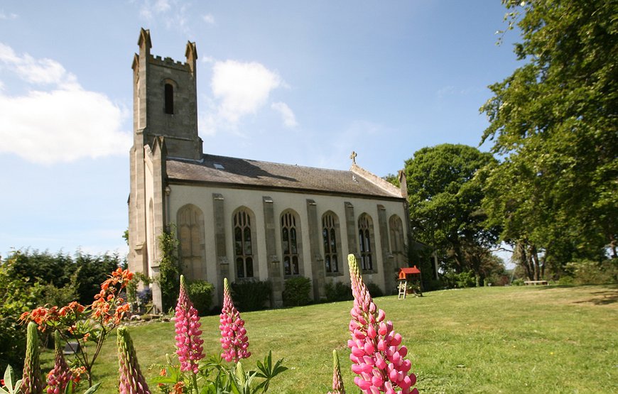 The Old Church of Urquhart, Parrandier - Quaint Bed And Breakfast In Scotland