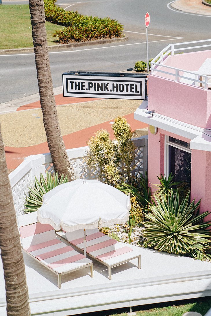 The Pink Hotel Coolangatta Outdoor Sun Loungers