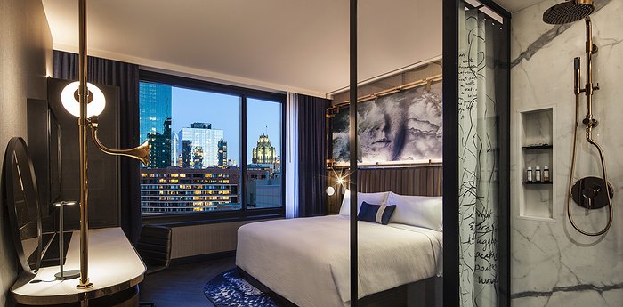 Luxury Hotel Rooms in Chicago