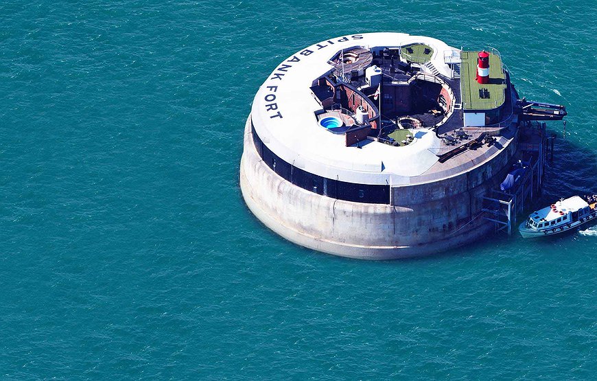 Spitbank Fort - Former Fort In A Revamped Hedonic Calculus