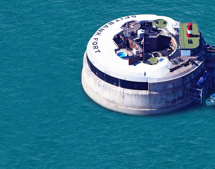 Spitbank Fort - Former Fort In A Revamped Hedonic Calculus