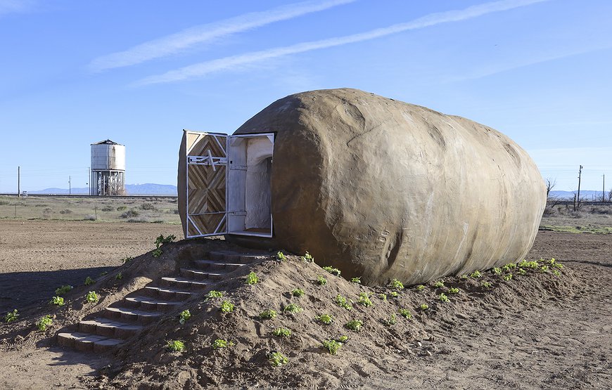 Potato Hotel - Stay at Idaho's Biggest and Heaviest "Potato"